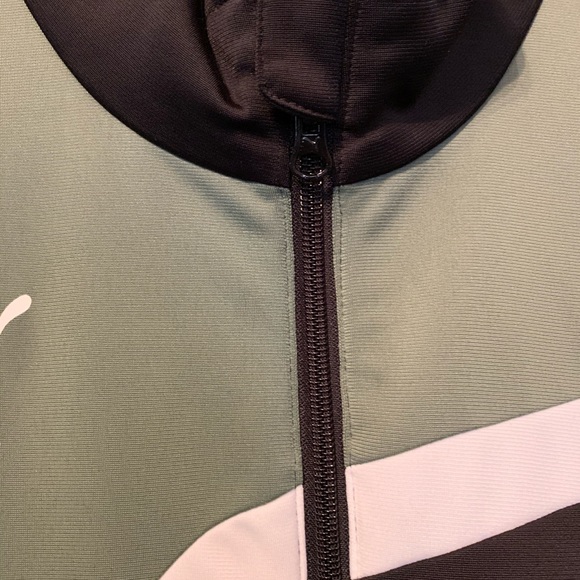 Men’s Puma Warm Up Lightweight Jacket - Picture 3 of 6